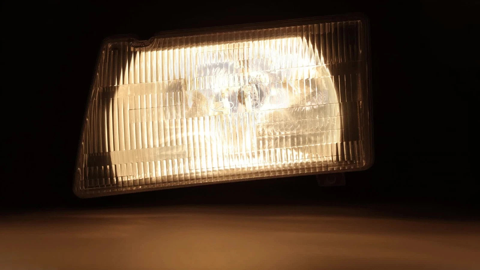 Headlight Headlamp w/Bulb Driver Side Left for Peterbilt 375 385