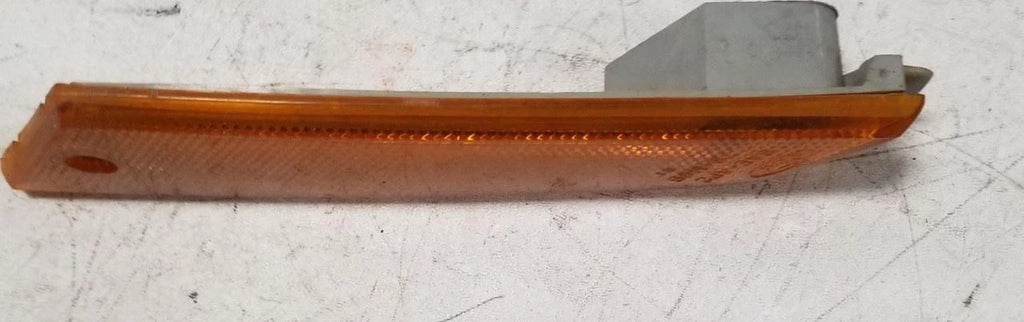 RH marker light for Ford Mustang (1979–1986) D9ZB-15A428-AC Amber