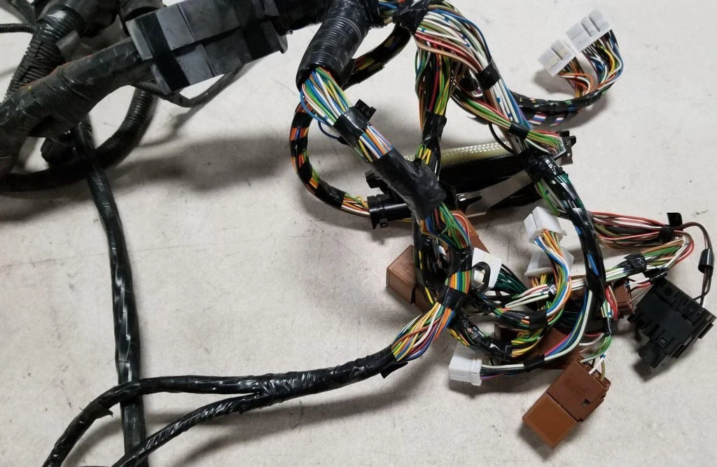 Engine Management PCM Harness for Jaguar XJ8L XJ8 VDP (2001) LNG3350EB