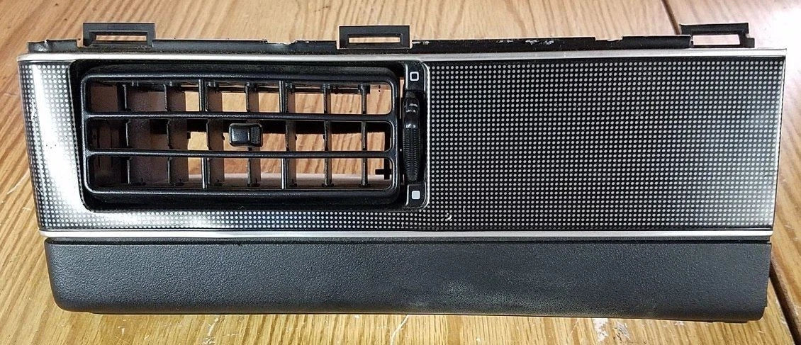 Air Vent Panel Left for Thunderbird Cougar (1989–1993) Carbon Fiber Print
