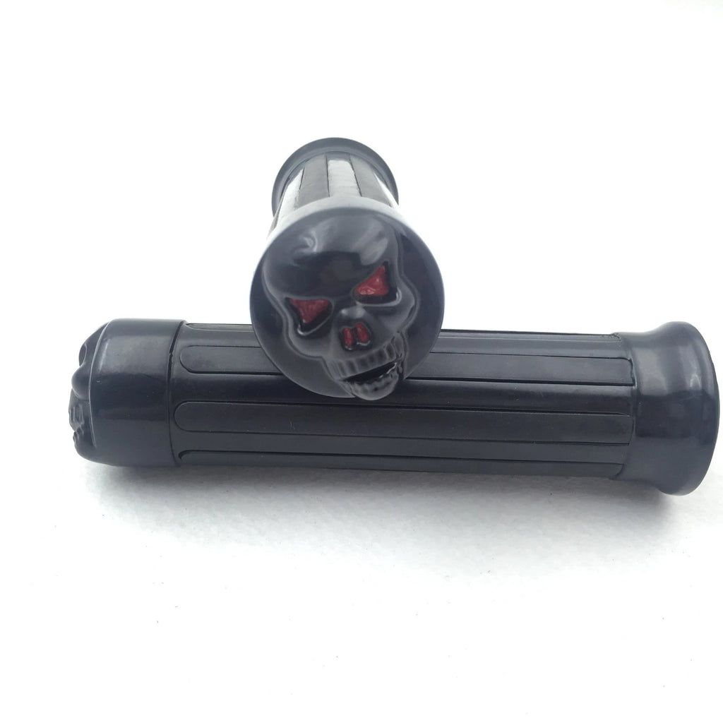 Skull Hand Grip 1" 25mm Handlebar for Harley XL 883 (1986–2023)