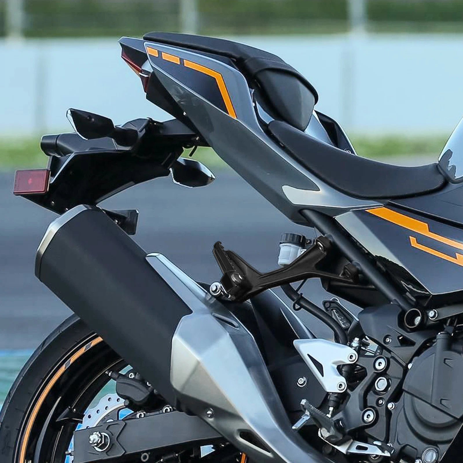 Passenger Footpegs Bracket for Kawasaki Z400 Z500 (2019–2024)