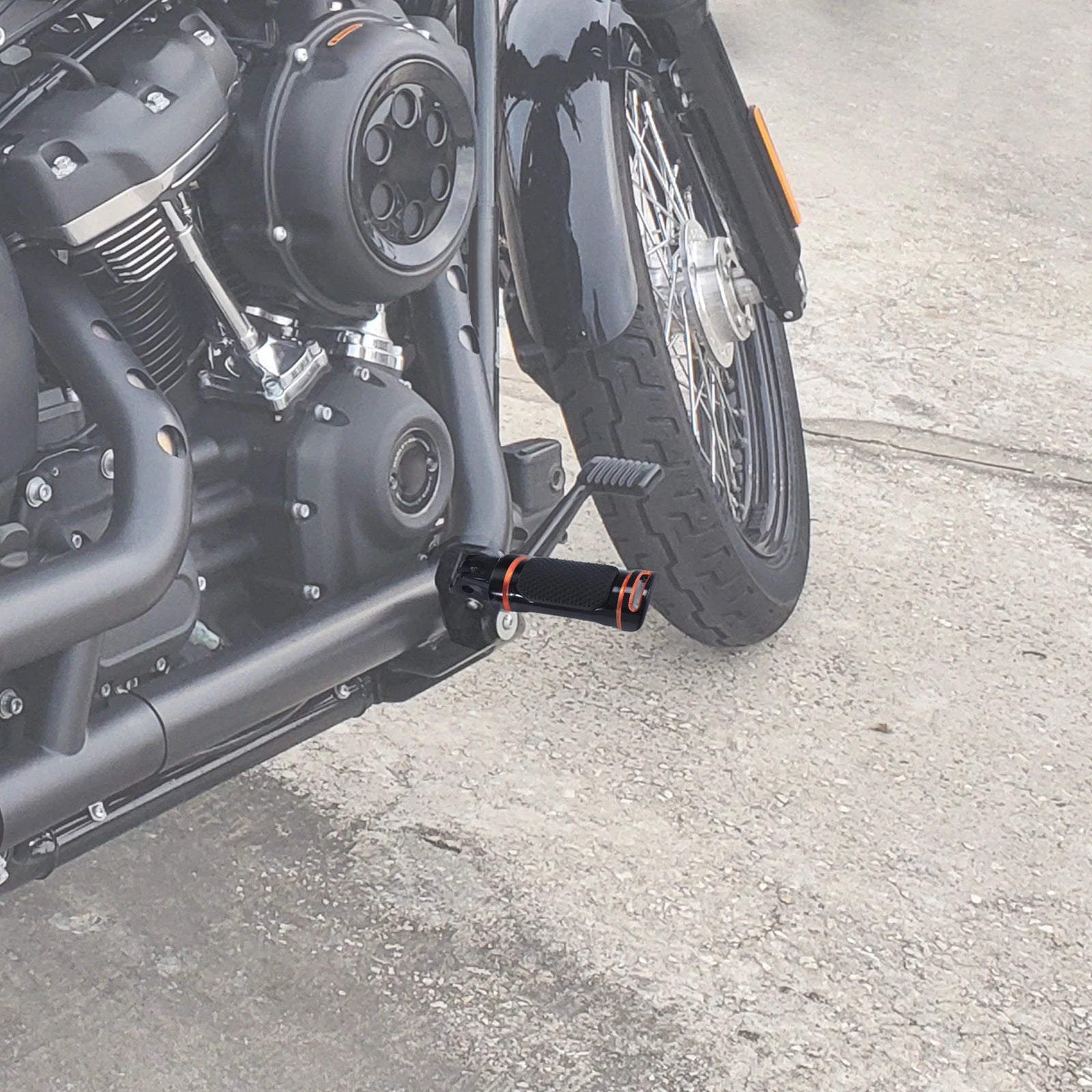 Driver Passenger Footpegs with Bracket for Harley Softail (2018–2024)