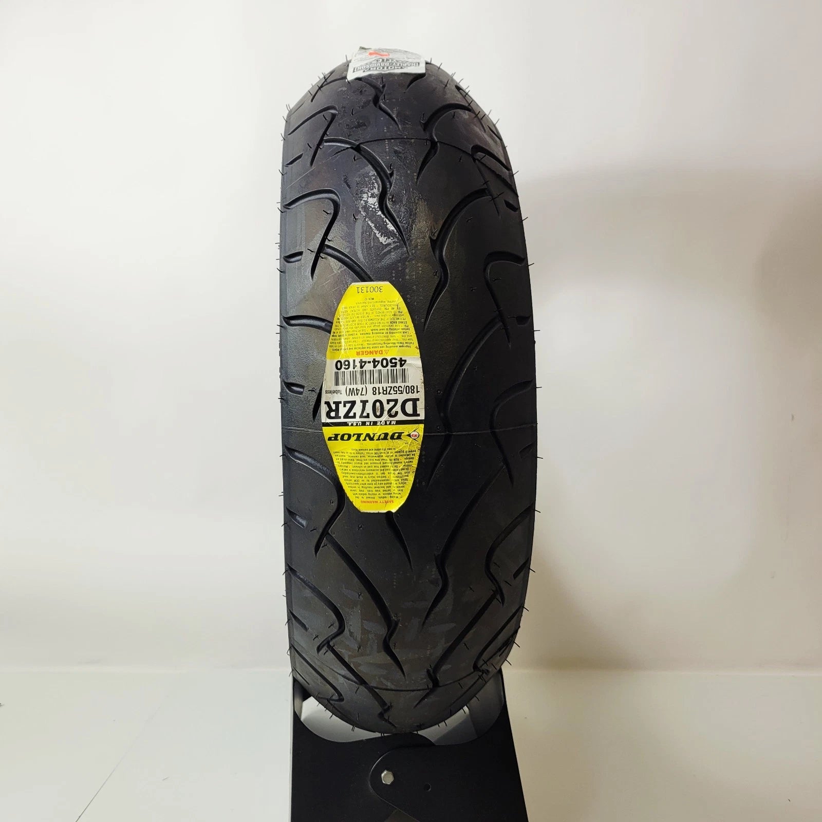 Dunlop D207 180/55-18 Rear Tire for Harley-Davidson (OEM 43173-01)