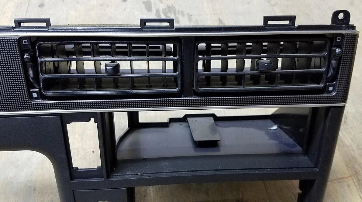 Air Vent Dash Panel for Thunderbird Cougar (1989–1993) Carbon Fiber Design