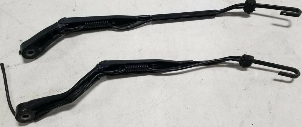 Set of 2 Windshield Wiper Arms for Jaguar XK8 XKR (1997–2006)