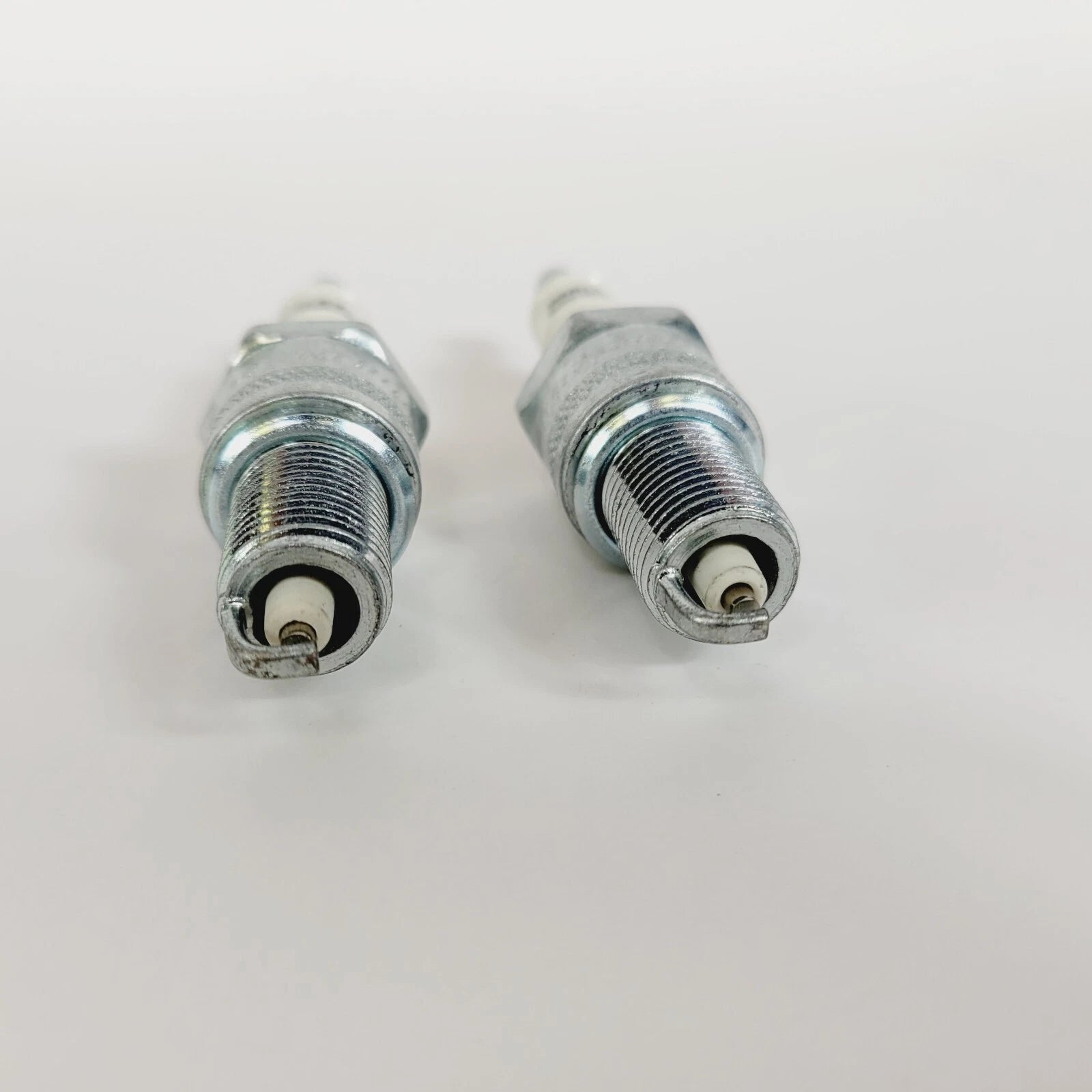 Set of 2 Spark Plugs for Harley Davidson Shovel Head & Evo (1978–1999) 5R6A 32342-04