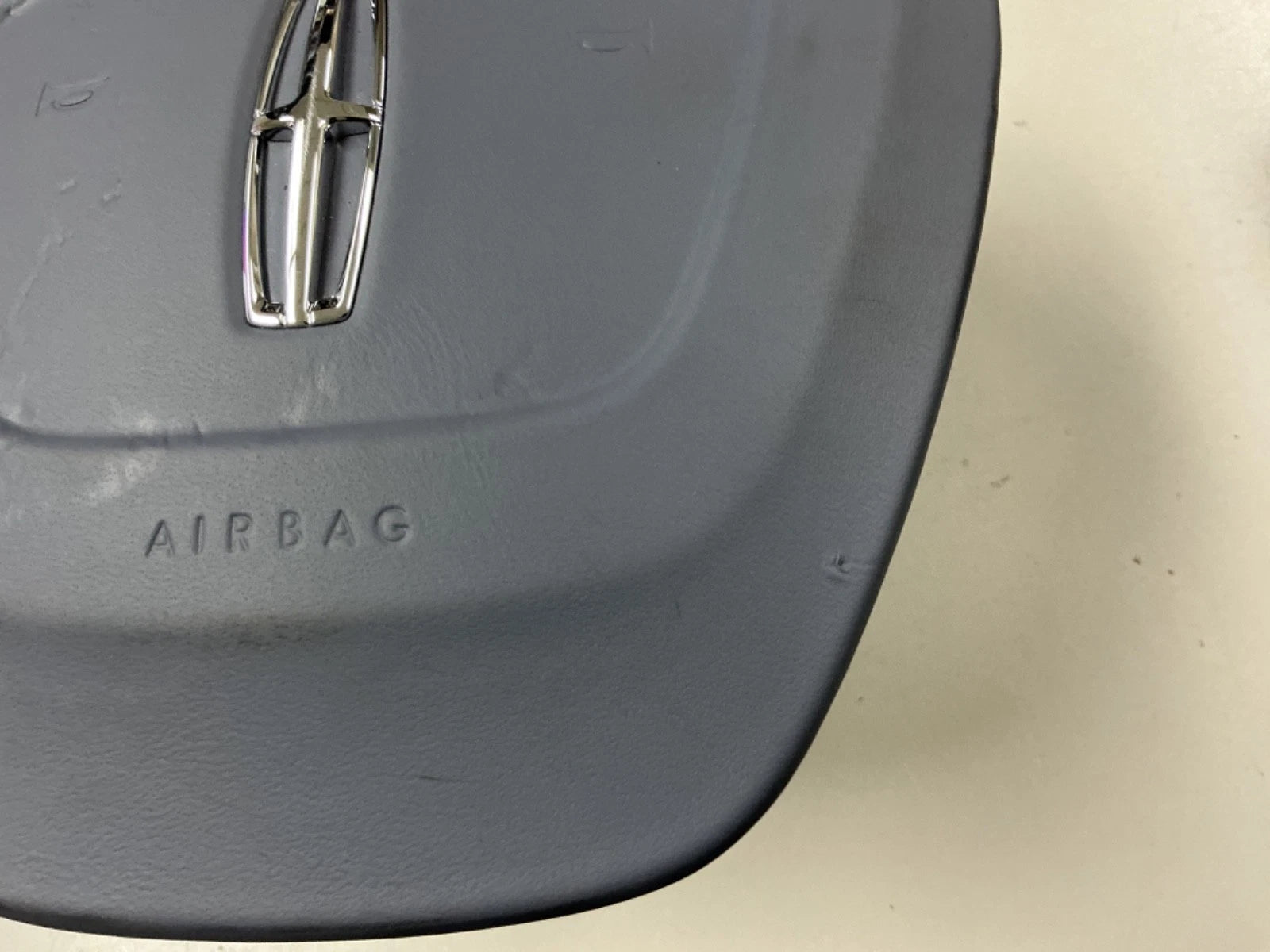 Driver Wheel Airbag for Lincoln Navigator (2018–2024) - Gray