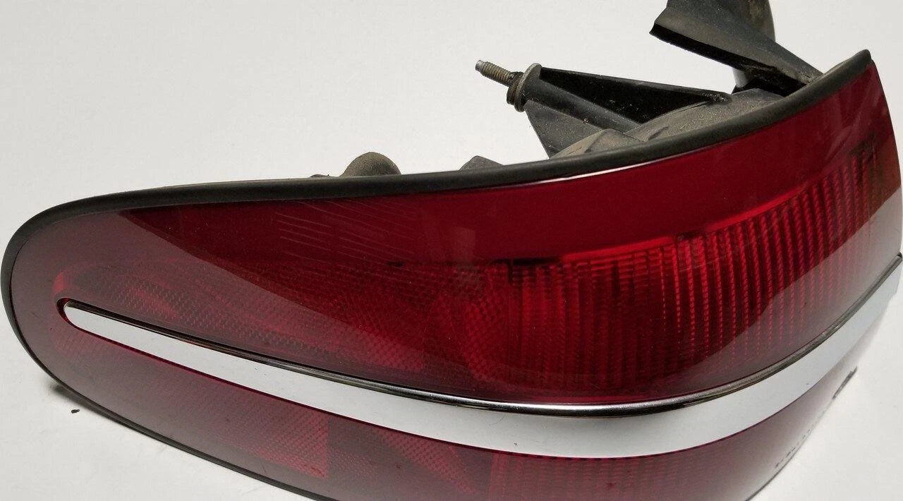 LH Brake Tail Light Lamp for Lincoln Continental (1995–1997)