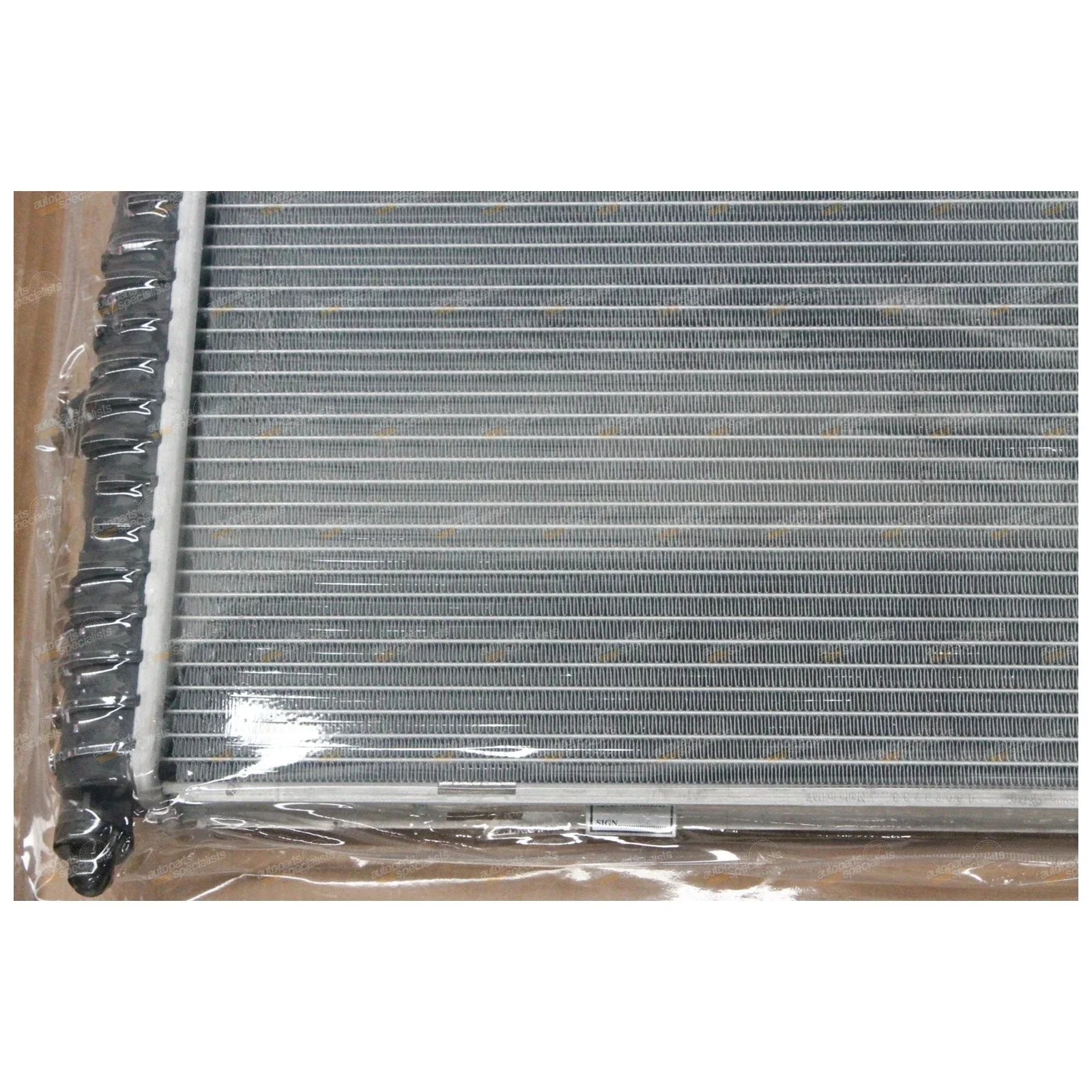 Alloy 4.0L V8 Radiator for Land Rover Discovery Series 2 (1999-2002)