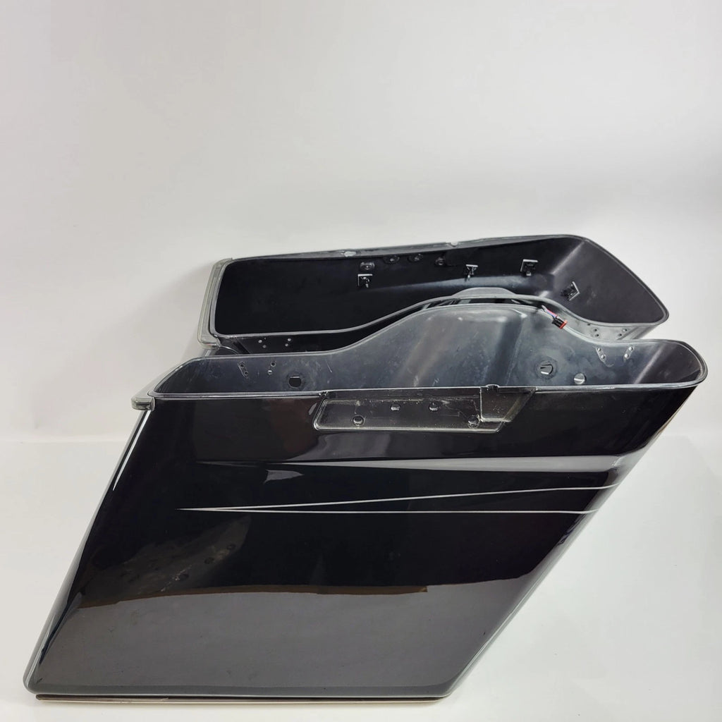 Stretched Saddlebags Pinstripes for Harley Street Glide (2014)