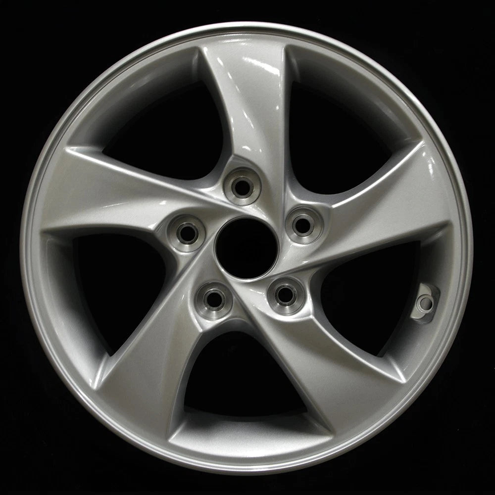 15x6 Factory Wheel Bright Medium Silver for Hyundai Elantra (2014–2015)