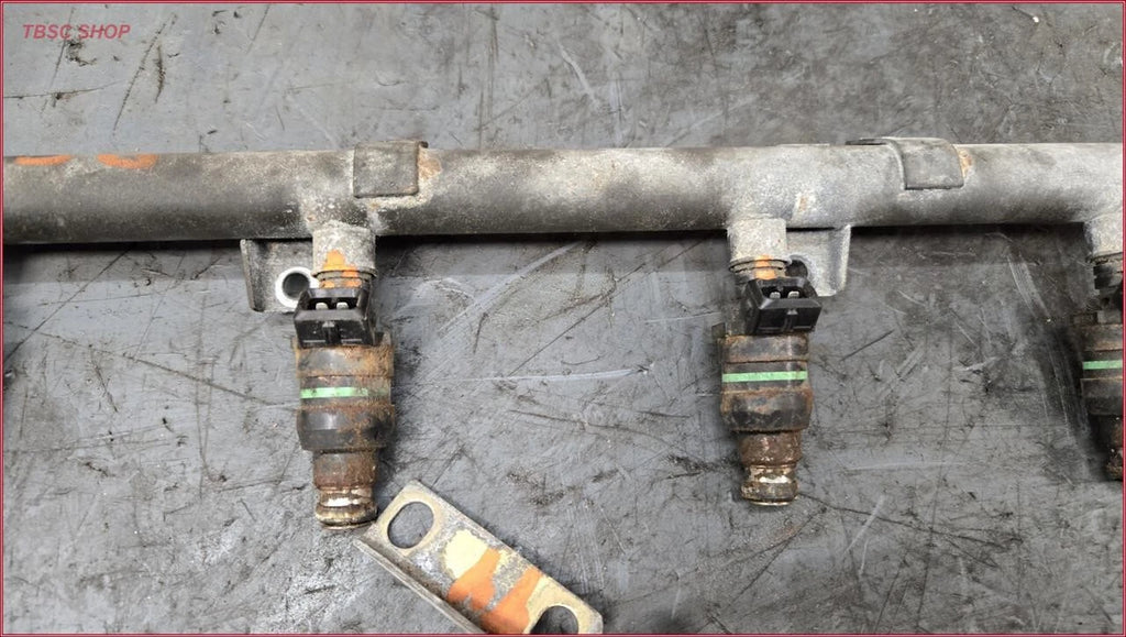 Fuel Injector Rail for Jaguar XJ6 XJR I6 4.0L (1992–1994)