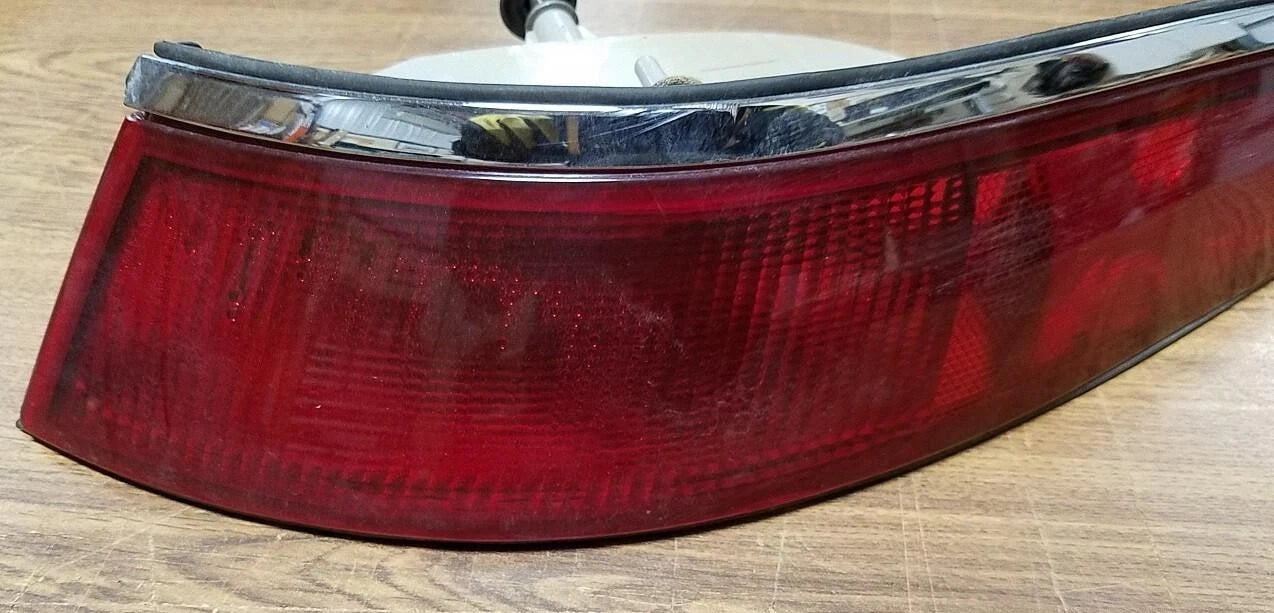 Corner Brake Tail Light Passenger Side for Lincoln Mark VIII (1993–1996)