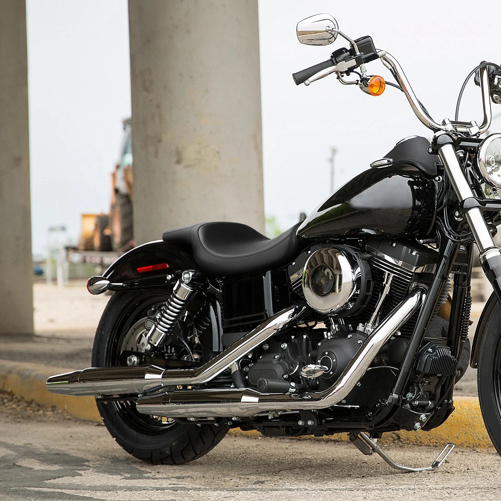 Black Gel Seat for Harley Dyna Fat Bob Street Bob (2006-2017)