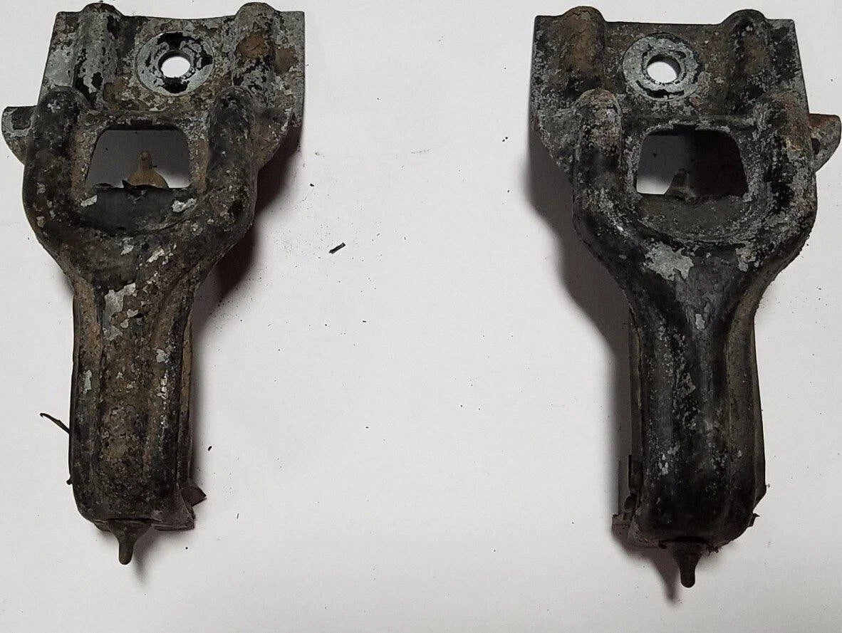 Set of 2 Radiator Bracket Mounts for Lincoln Mark VII (1984–1992)