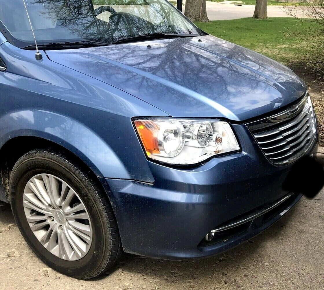 Pair of Headlights for Dodge Grand Caravan (2011–2018) & Chrysler Town & Country (2008–2016)