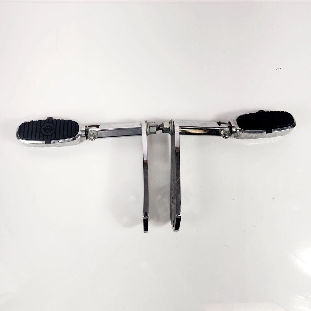 OEM Forward Highway Bar & Shield Footpegs & Mounts for Harley Dyna (2005–2006)