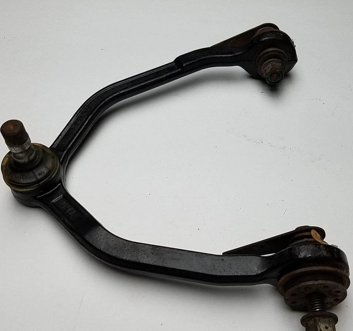 Front Upper Control Arm for Ford Thunderbird Cougar (1989–1997)