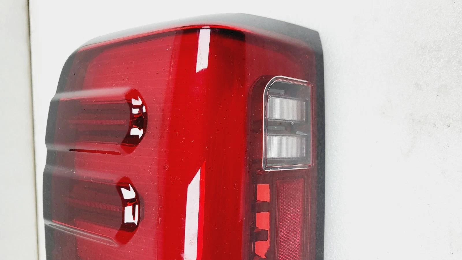 Rear Driver Left Tail Light Lamp Assembly for GMC Sierra 2500 HD (2024–2025) 86579979