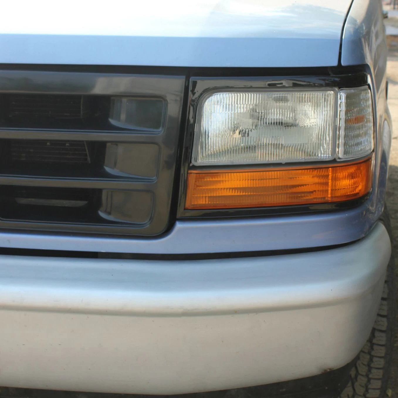Headlight Trim Bezel Kit LH+RH for Ford Bronco F150 Pickup (1992–1996)