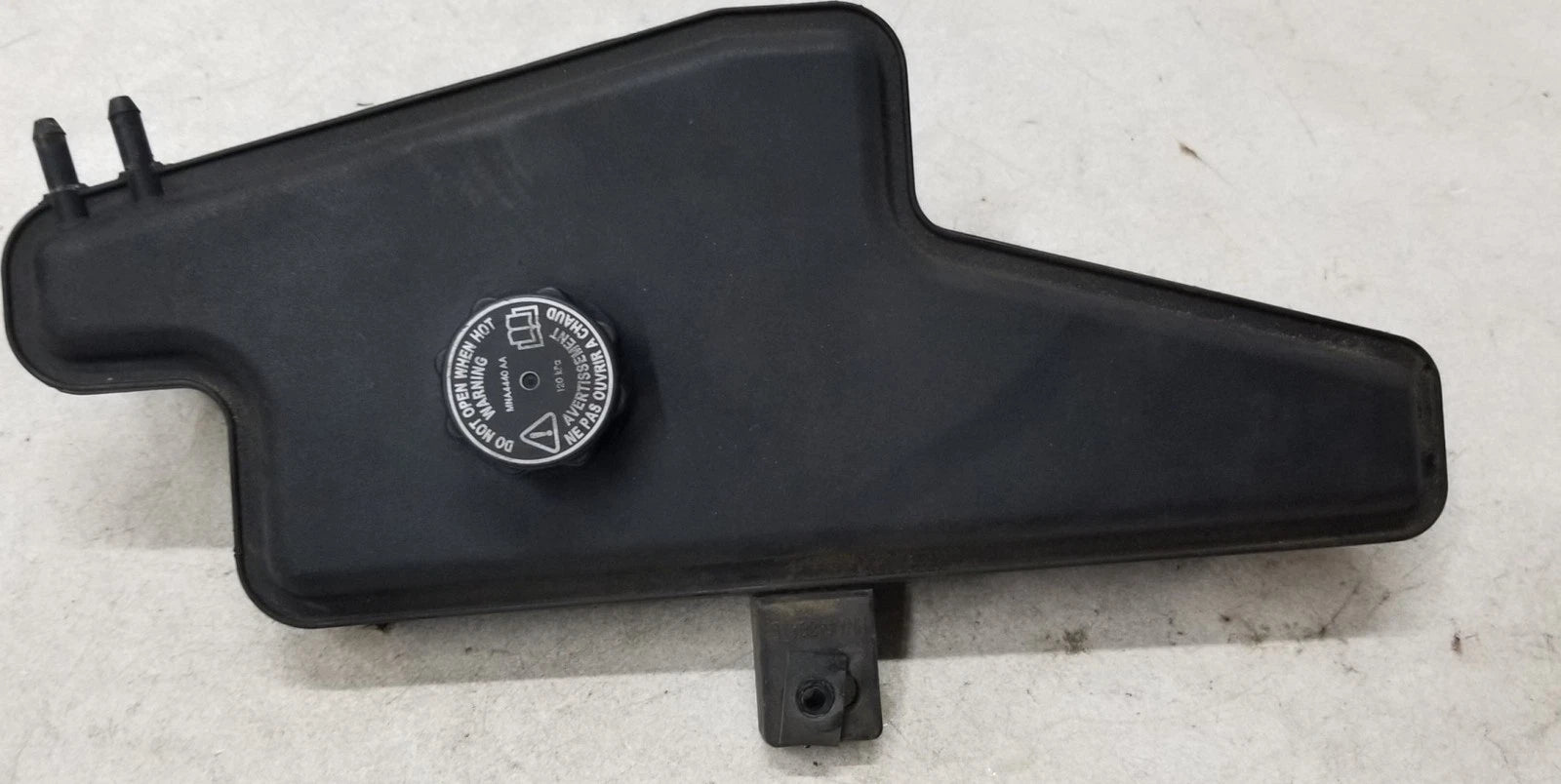 Coolant Reservoir Overflow Tank MNA4400A for Jaguar XJR XJ6 XJ12 (1995–1997)