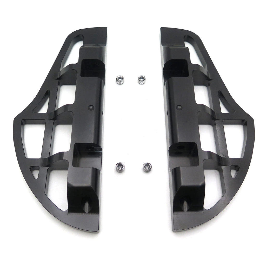 Dominator Shark Fin Footboard for Harley Softail Deluxe Slim (2000–2019)
