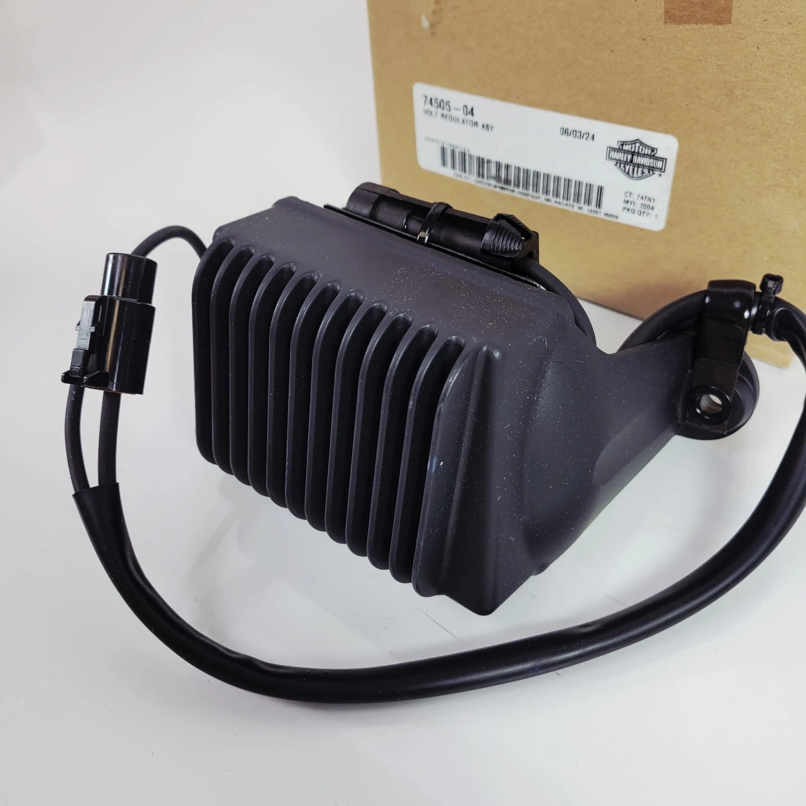 Voltage Regulator for Harley Road King Electra Glide (2004–2005) 74505-04