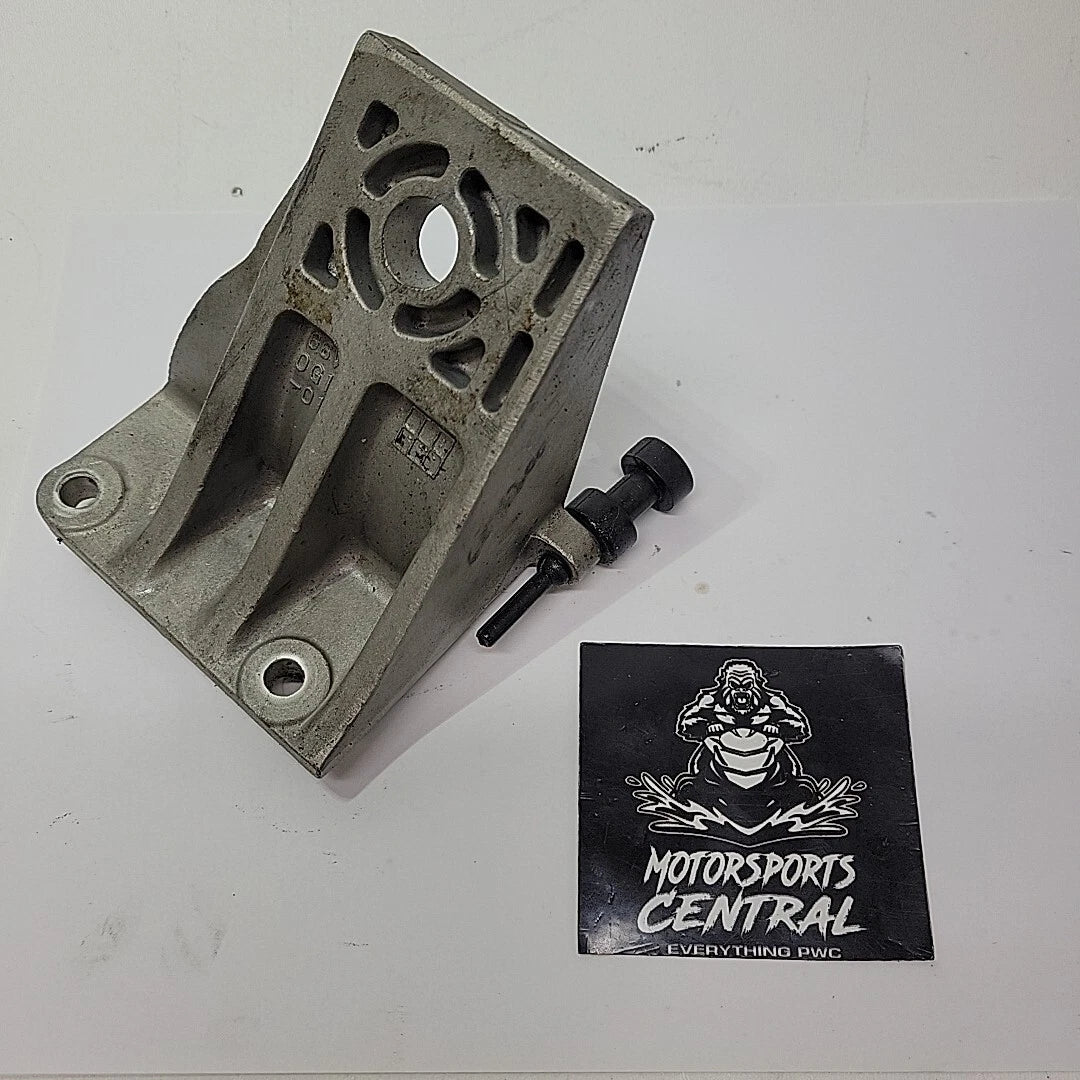 Rear Upper Motor Mount Bracket for Yamaha WaveRunner XL GP1200R (1999–2001)