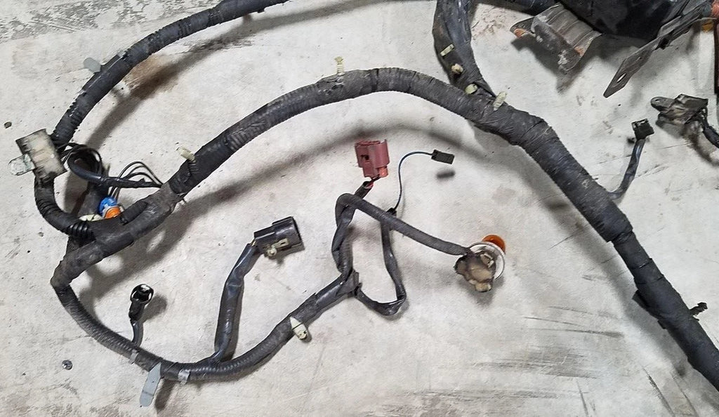 Engine Harness Main with Fuse Box for Ford Thunderbird Cougar (1992)