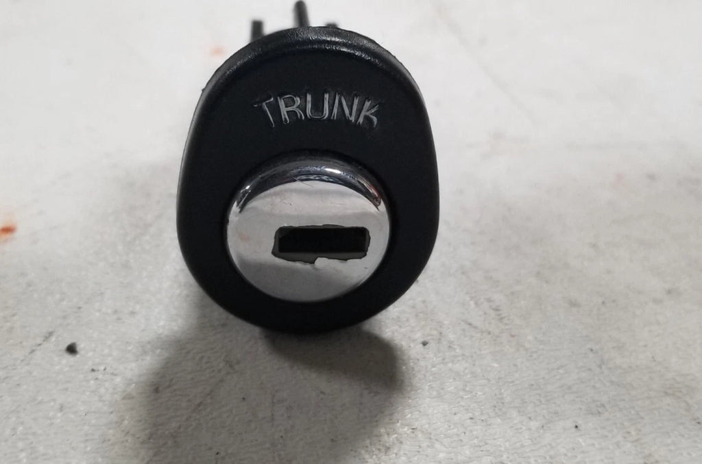 Trunk Release Button Chrome for Lincoln Town Car (1995–1997)