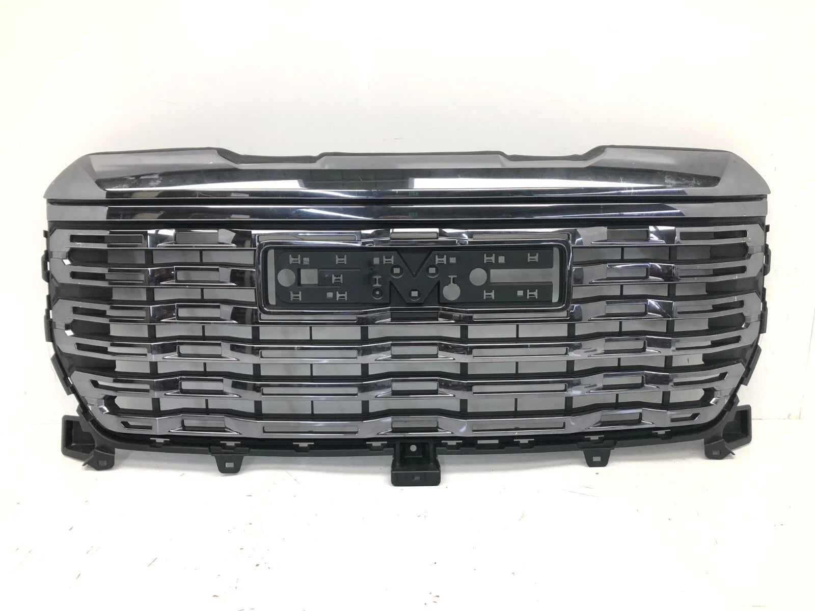 Front Upper Grille for GMC Sierra 1500 Denali (2022–2024) - Dark Chrome 72
