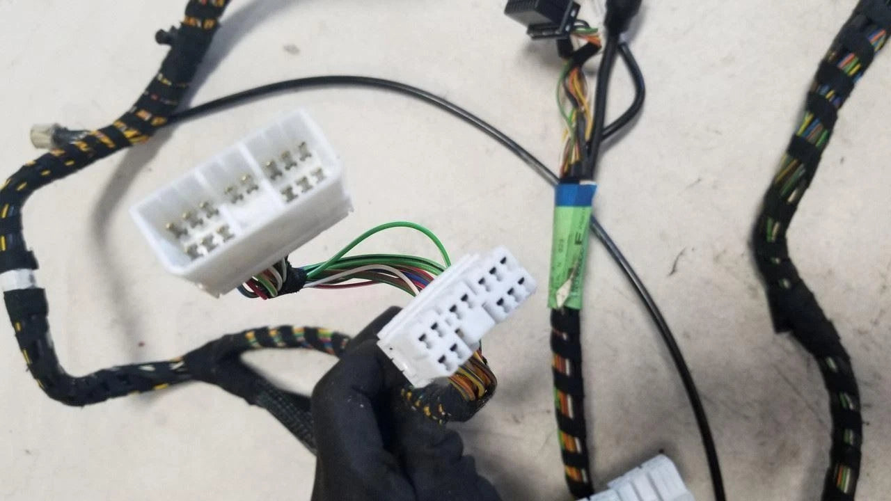 In-Car Entertainment Center Wiring Harness for Jaguar XJ8L XJR Vanden Plas (2001)