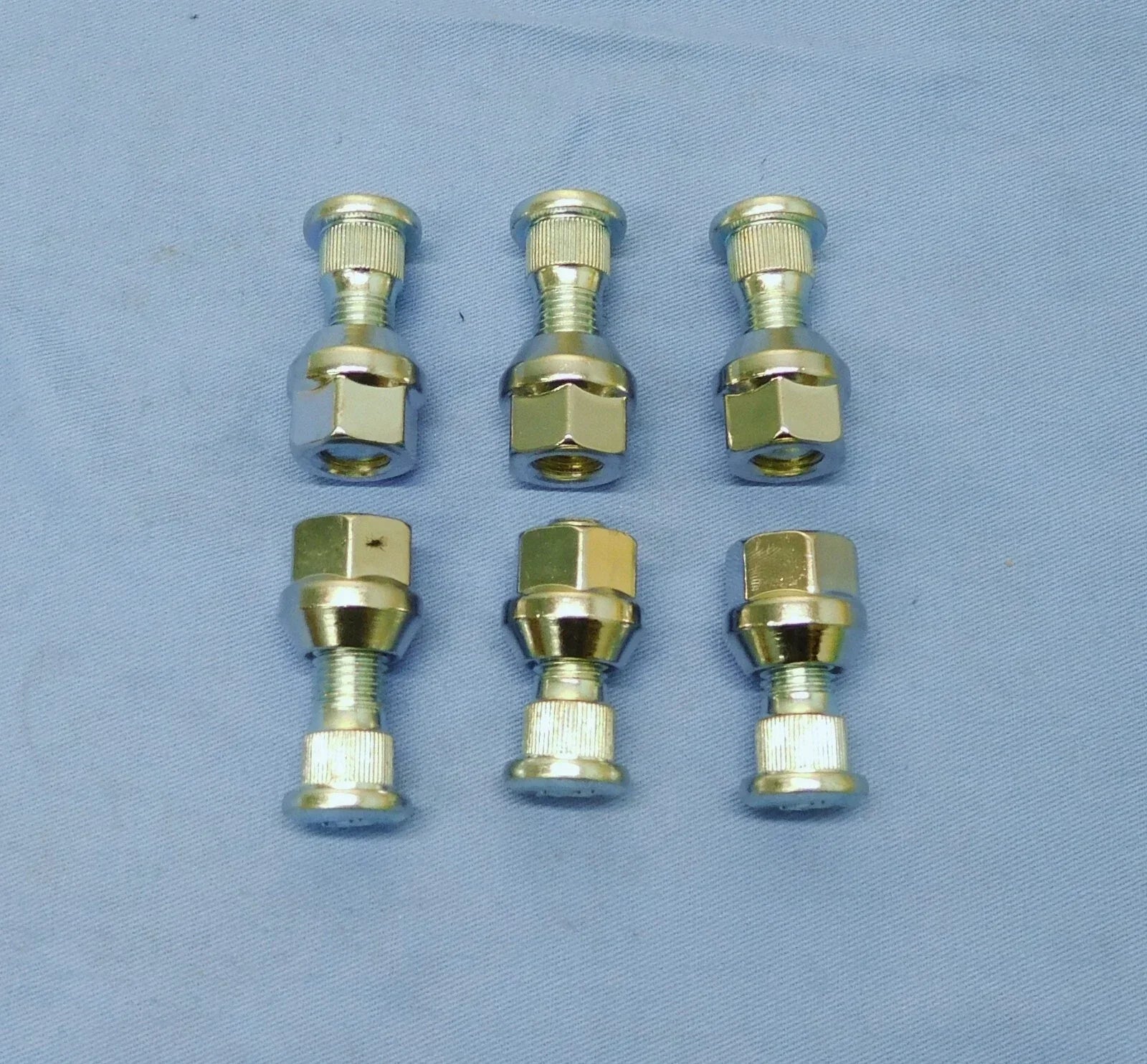 Set of 6 Front Wheel Studs & Nuts for Isuzu D-Max (2008-2013)