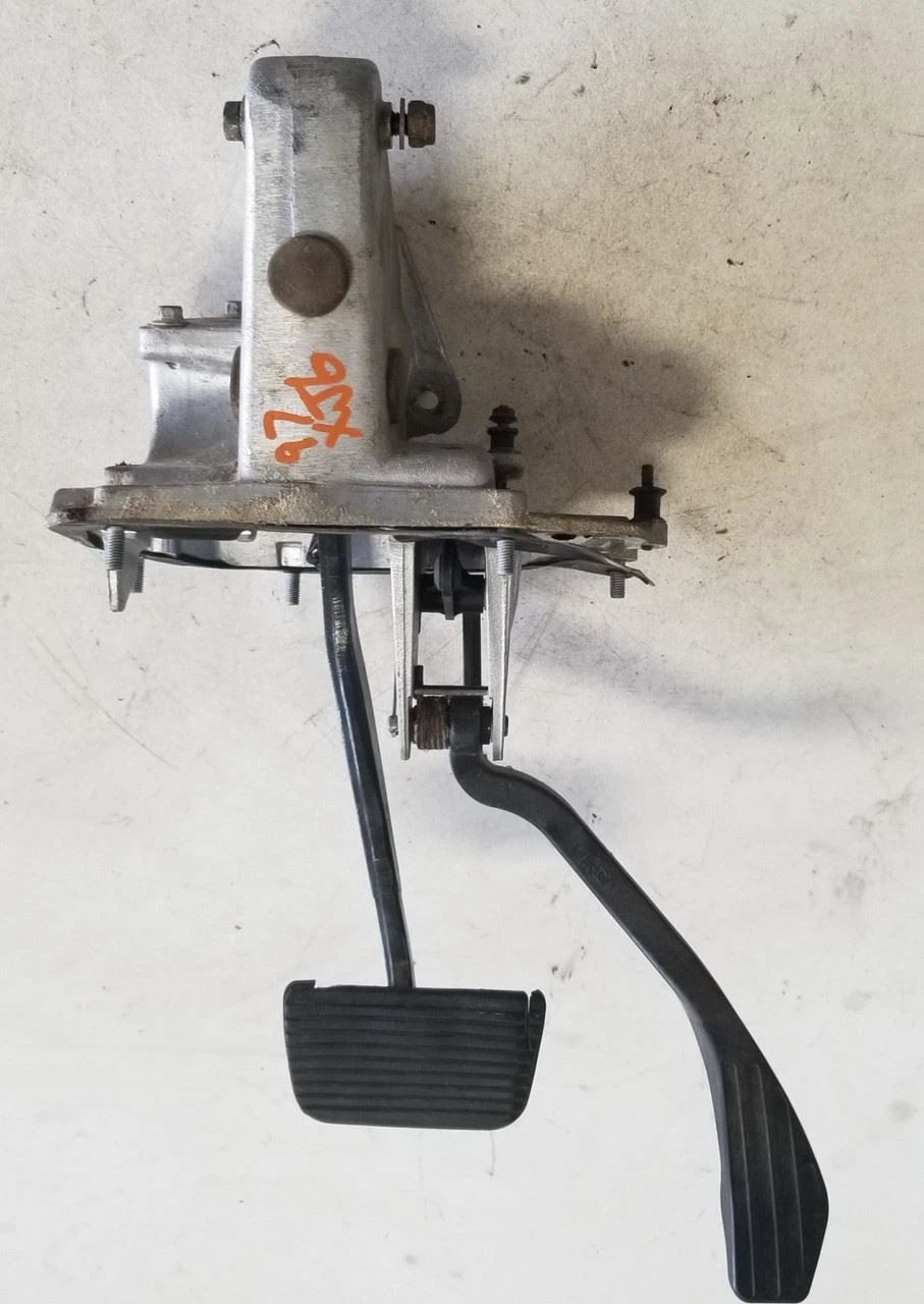 Brake Gas Pedal Assembly for Jaguar XJ6 XJ12 VDP (1995–1997)