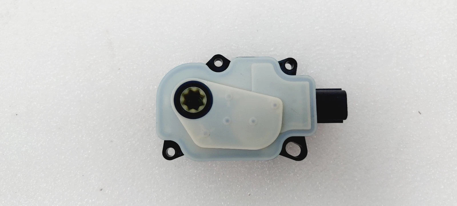 Front Grille Shutter Actuator Motor for Lincoln MKC (2015–2018) EJ7Z-10884-A