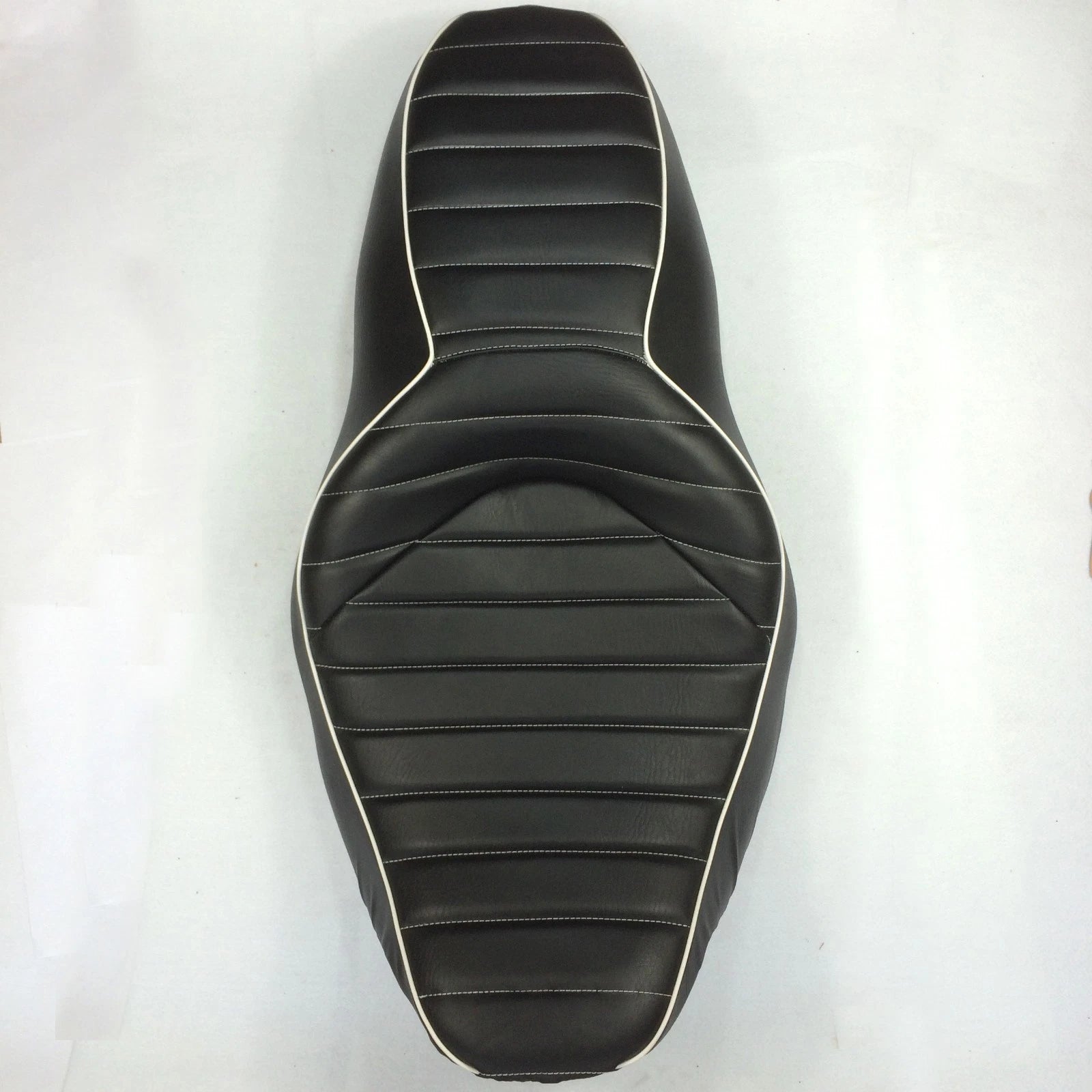 2X Cross Stripe Seat for Harley Davidson Road King/FLHX (2007–2015)