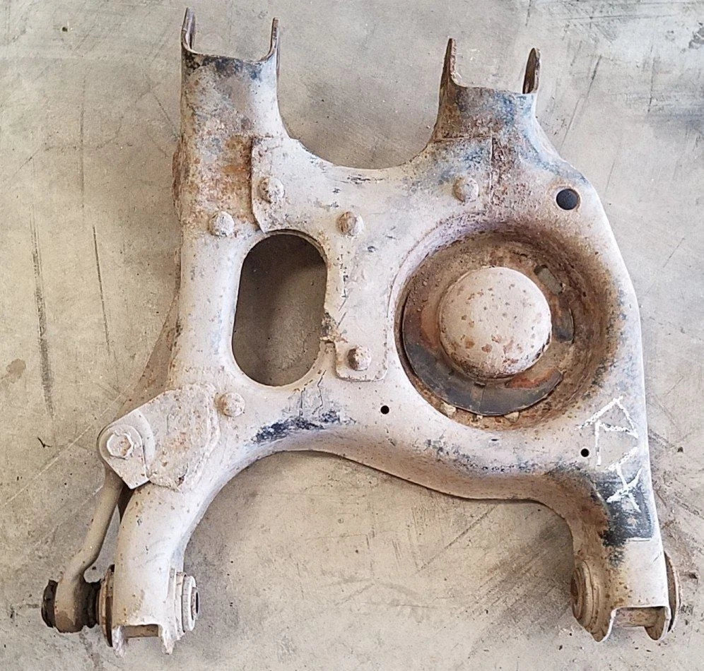 Reinforced Rear Lower Control Arm RH for 1989–1997 Thunderbird Cougar