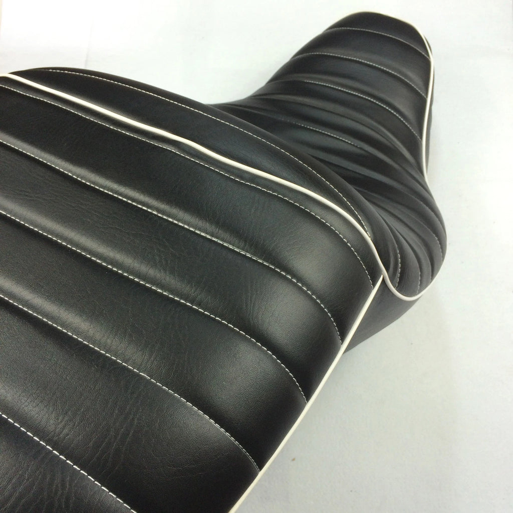 2X Cross Stripe Seat for Harley Electra Glide Standard (2007–2015)