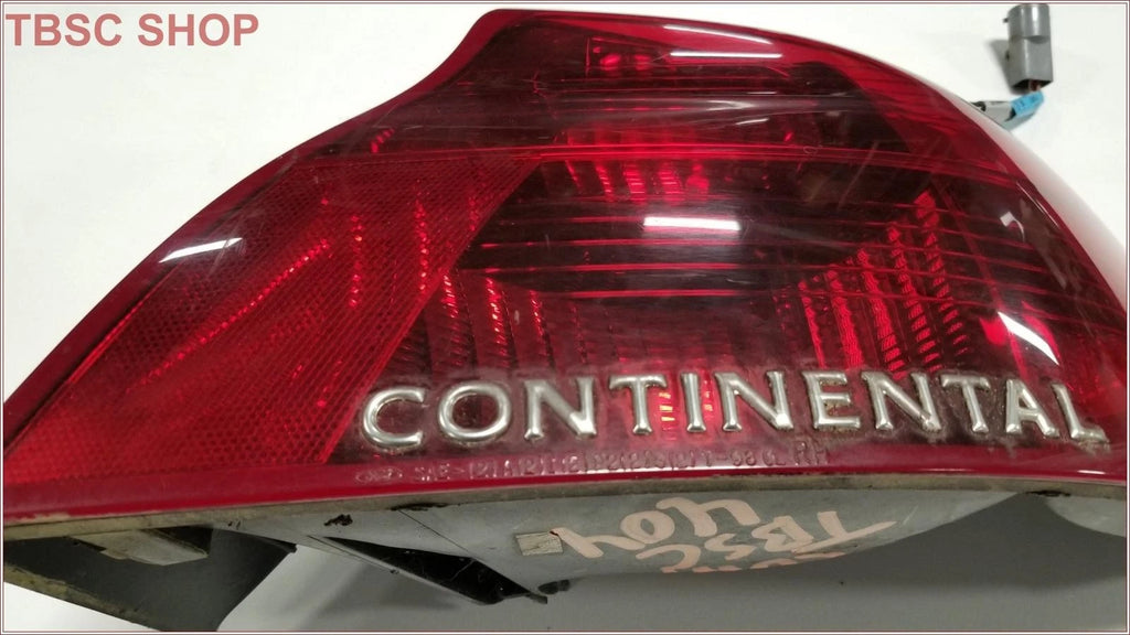 RH Passenger Brake Tail Light for Lincoln Continental (1999–2002)