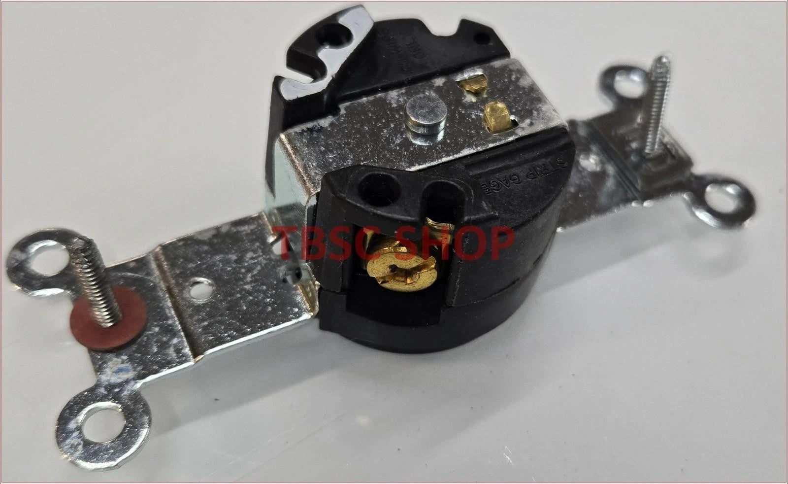 Hubbell HBL4760 Twist-Lock Receptacle for Various Applications (15A 277V)