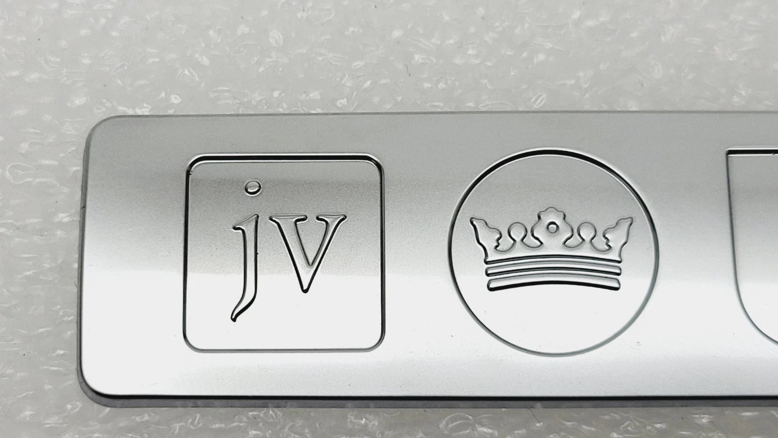 Trunk Decal Nameplate Emblem for Chrysler 300 (2013–2014) Mopar 68193099AA