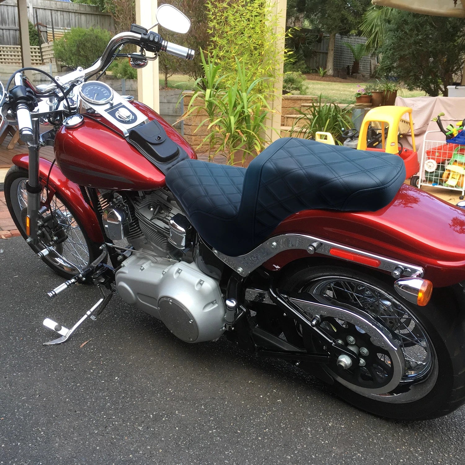Driver & Passenger Seat for Harley Street-Bob FXBB Heritage Softail (2018–2025)