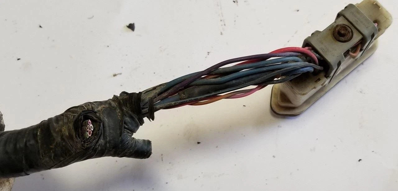 Fan CCRM Pigtail Harness for Lincoln Mark VIII (1996–1998) - VLCM VCRM