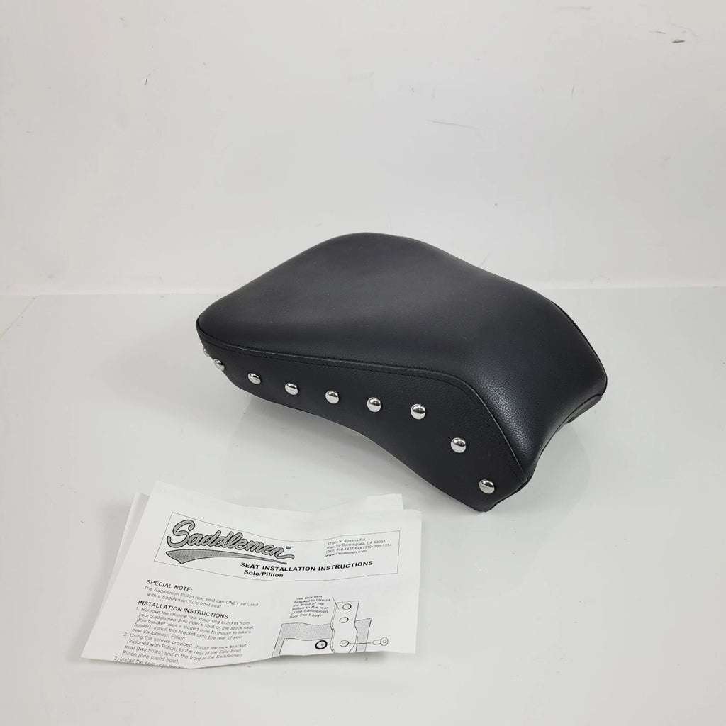 SADDLEMEN Heels Down Passenger Pillion Pad for Harley Softail Deluxe (2006–2017)