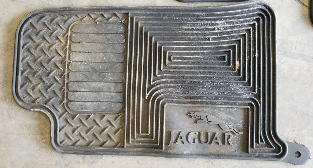 Set of 3 Rubber Floor Mats for Jaguar XJ8 XJR VDP (1998–2003)