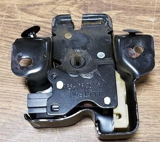 Trunk Latch for Lincoln Mark VIII (1993–1996)