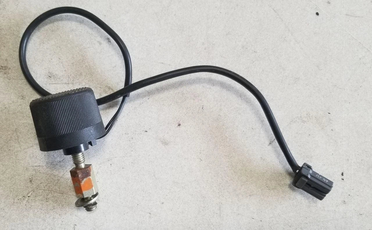 Accelerator Gas Pedal Kick Down Switch for Jaguar XJ6 XJ12 (1995–1997) LNA657