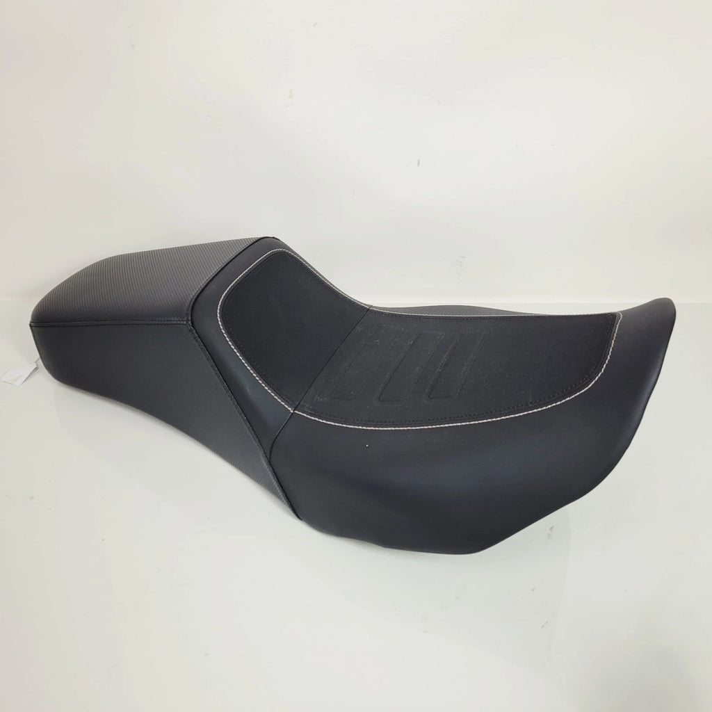OEM Seat for Harley-Davidson Low Rider & Softail (2018–2026) 52000653