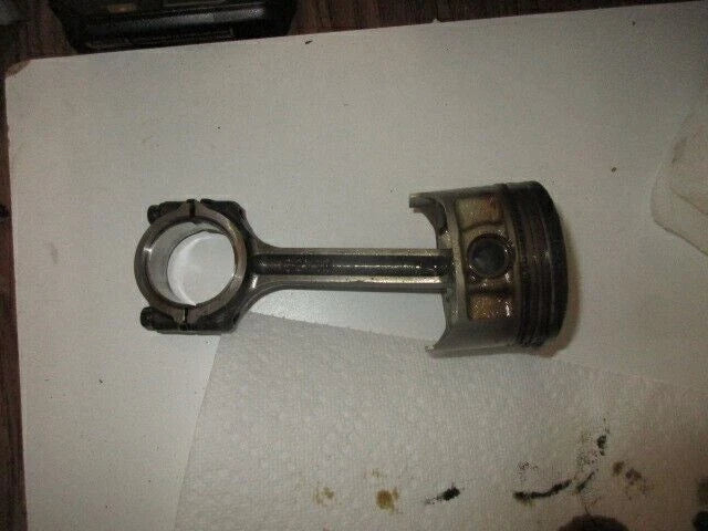 Piston & Rod Assy for Yamaha (2001–2004) 62Y-11631-10-96